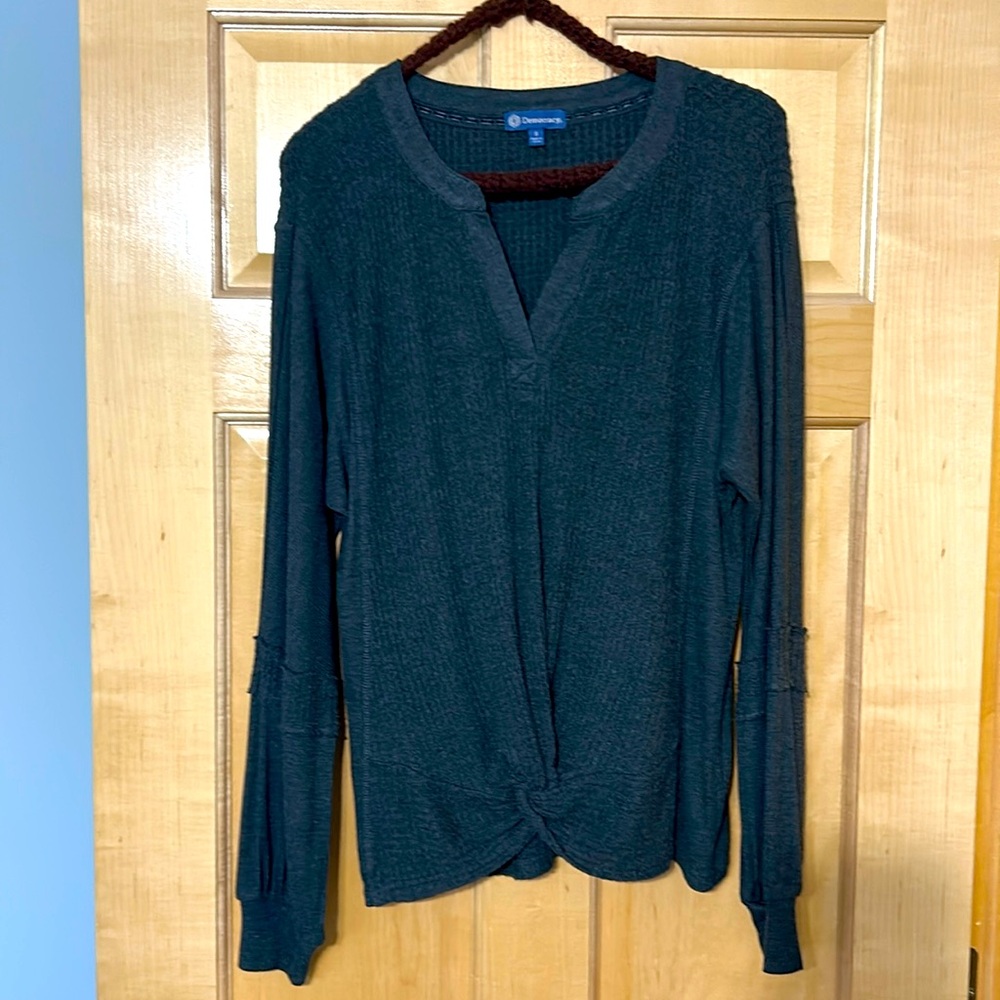 Heather gray long sleeve shirt. Size Small.